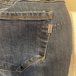 Like new. Only worn a few times. 1822 Jeans. No blemishes.